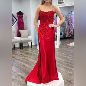Elegant Red corset Prom Dress